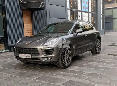 Macan S/Porsche beirut Origin & Maintenance under warranty Until 2027