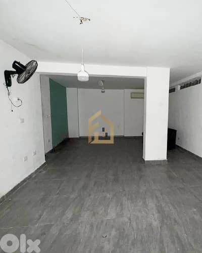 Warehouse for rent in Hamra ML498 مستودع  للإيجار في  الحمرا
