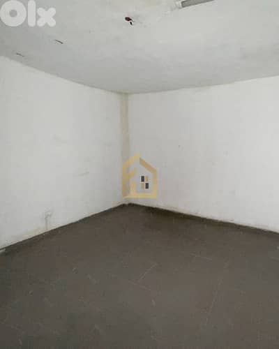 Warehouse for rent in Hamra ML498 مستودع  للإيجار في  الحمرا