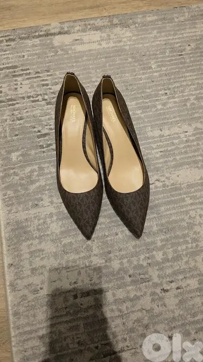 Michael Kors pump