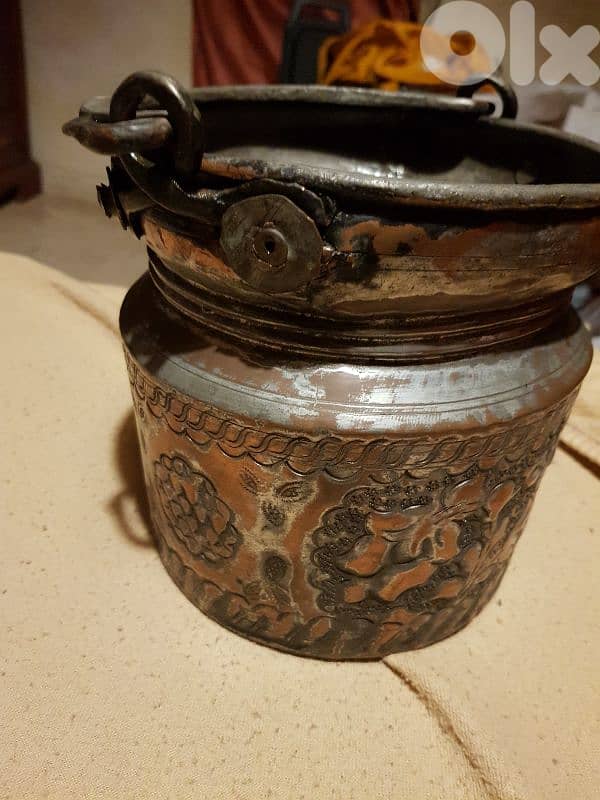 سطل ماء قديم 0