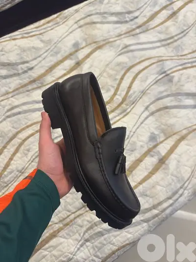 tossel loafers