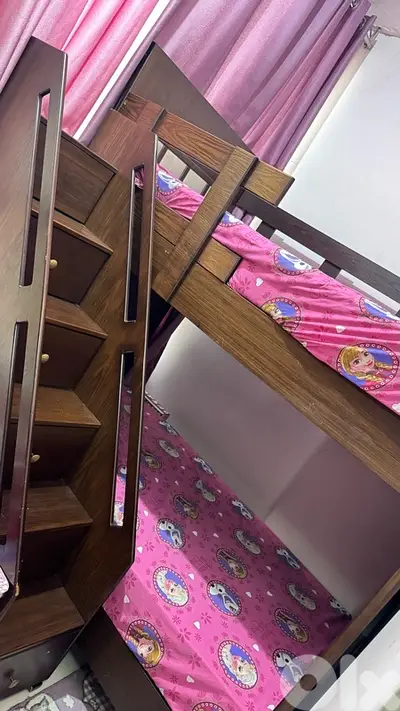 غرفة نوم طابقين