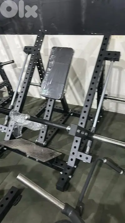Back Row machine plate loaded 03 027072 GEO SPORT AND MORE