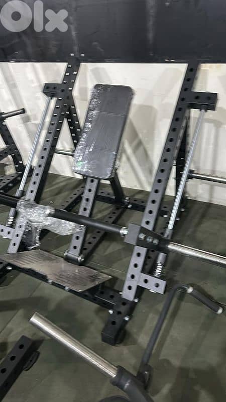 Back Row machine plate loaded 03 027072 GEO SPORT AND MORE 0