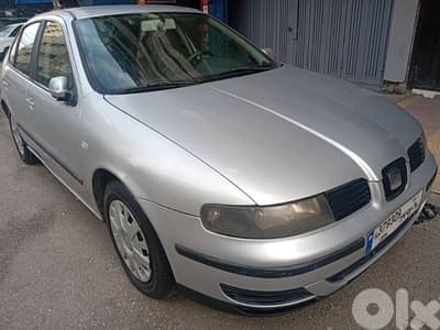 سيات ليون 2002  ٠٣٧٠٠٤٣١
