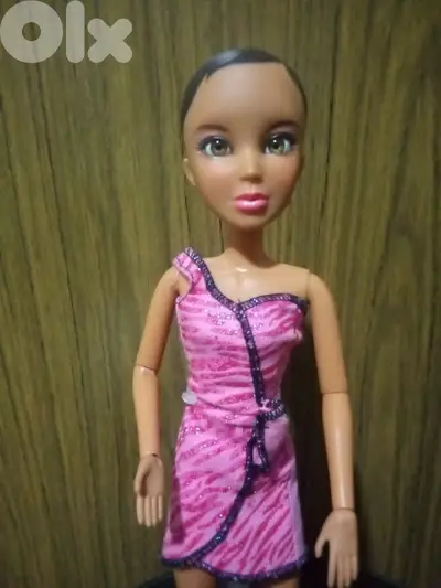 LIV Mattel Articulated as new dressed doll+shoes, without Wig=21$