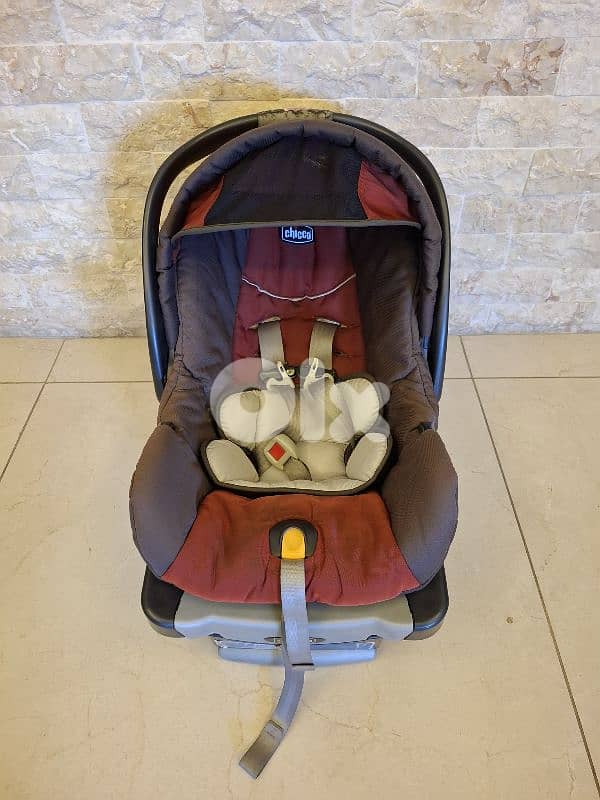Chicco trolli, car seat, child carrier bath tub. 1