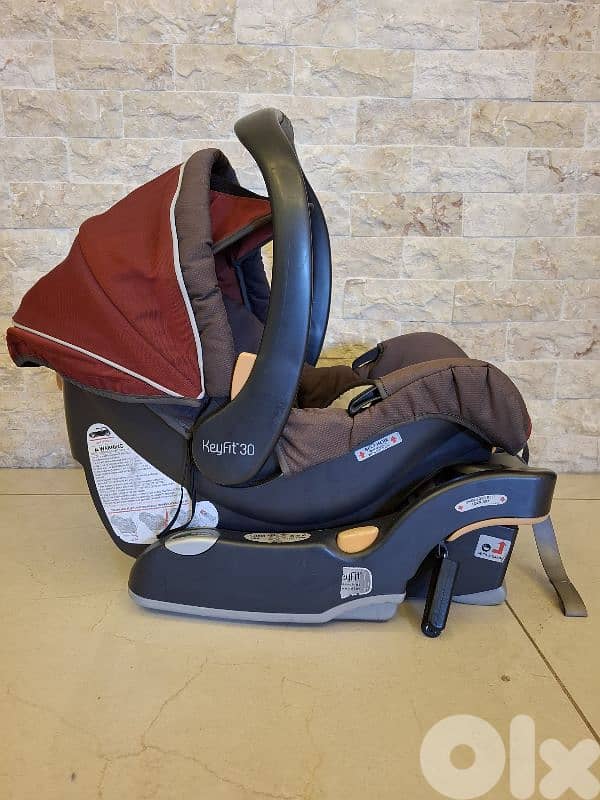 Chicco trolli, car seat, child carrier bath tub. 3