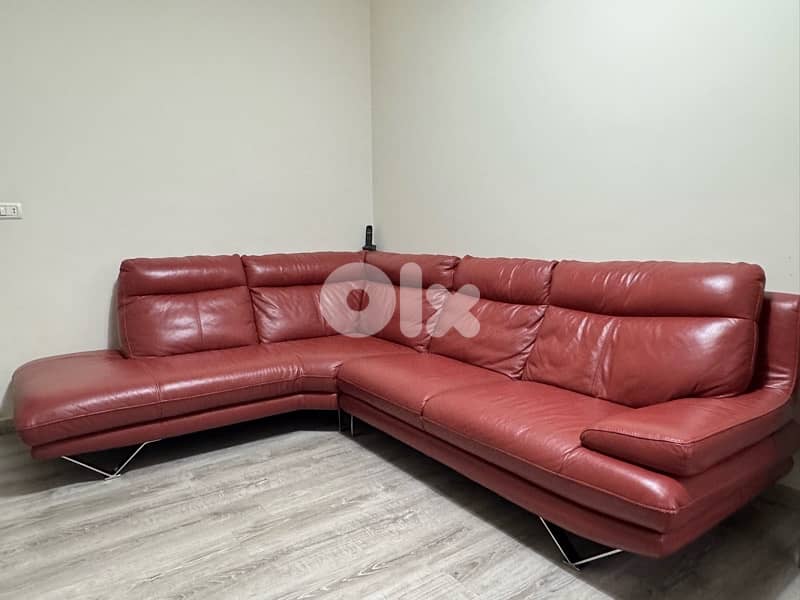 Elegant Italian Leather L-Shape Sofa - Excellent Condition 0