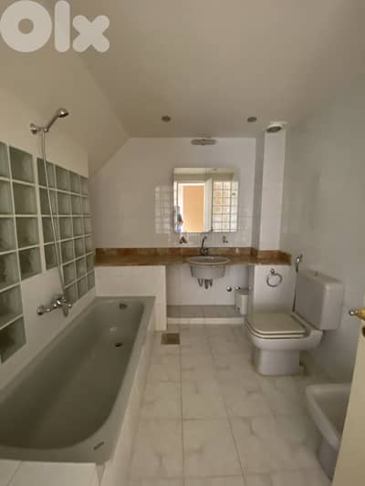 RWK172IY -  Building in Ajaltoun For Sale