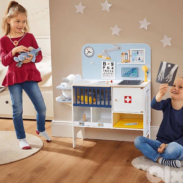 playtive clinic & vet play 2 in 1 doctor role 0