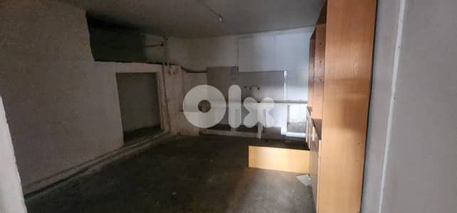 GMC222AJ Shop for rent in Sabtieh - محل للإيجار في السبتية