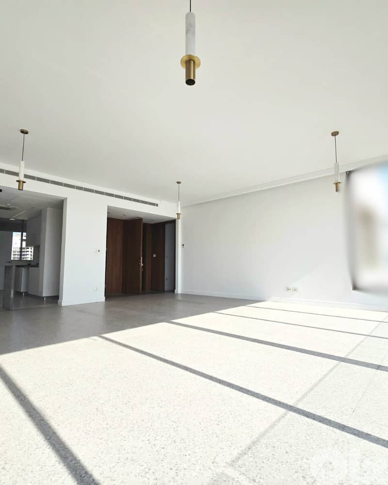 RA26-4705 Super Deluxe Vintage Apartment– Prime Location in Clemenceau 0