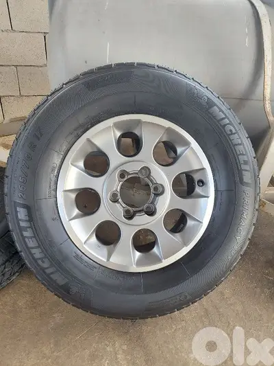 دواليب وجنوطة مشكلة لقطة