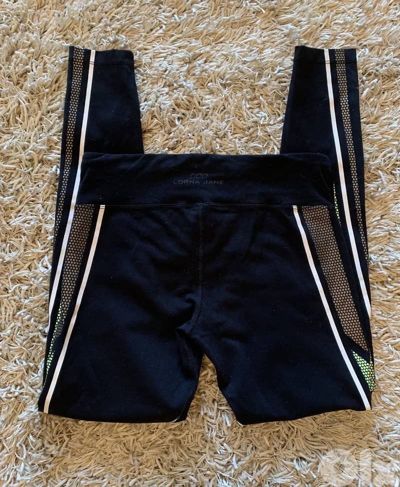 L J Black legging 1