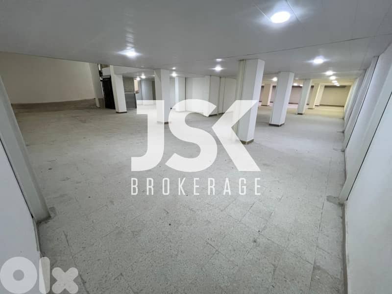 L20189 - 1,500 SQM Warehouse For Sale in Tallet Al Khayat, Beirut 0