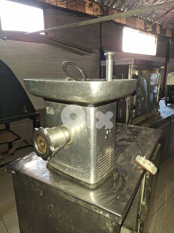 عدة مطعم للبيع 16