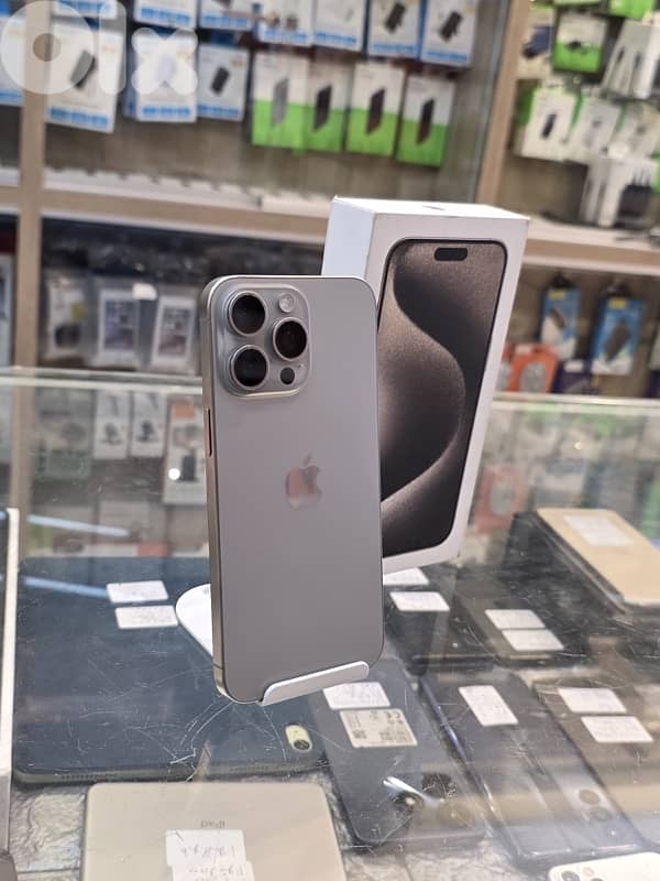 Used iphone  15 pro max 512 gb natural 0