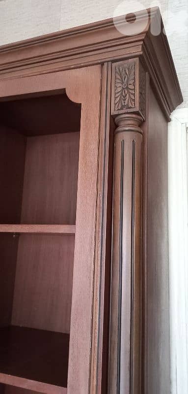 Vintage Grande Armoire-étagère en véritable bois massif. 1