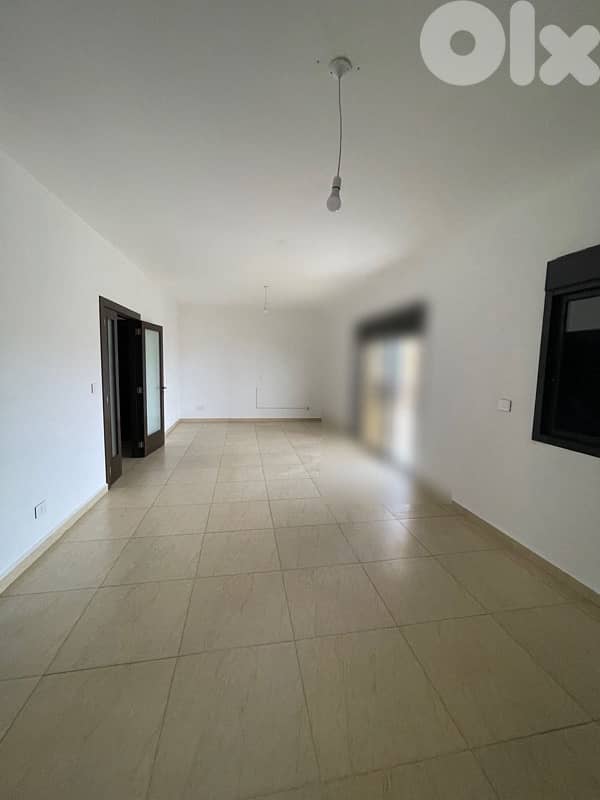 apartment for rent with sea viewاجار سنوي لسكان المنطقه 0