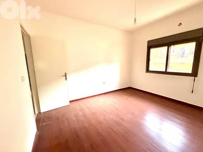 L20222 - 3-Bedroom Apartment For Sale in Furn El Chebbak