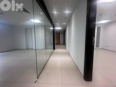 Office for Rent in Ramlet Al Baydahمكتب للإيجار في الرملة البيضاء