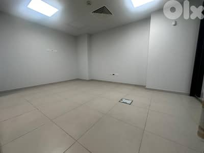 Office for Rent in Ramlet Al Baydahمكتب للإيجار في الرملة البيضاء