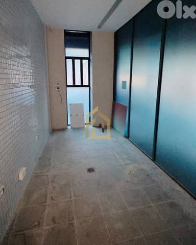 Shop for rent in Achrafieh EA186 محل للإيجار في الأشرفية