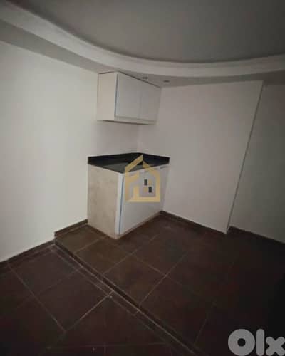 Shop for rent in Hamra NY295 محل تجاري للإيجار في الحمرا