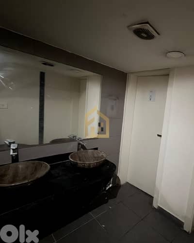 Shop for rent in Hamra NY297 محل تجاري للإيجار في الحمرا