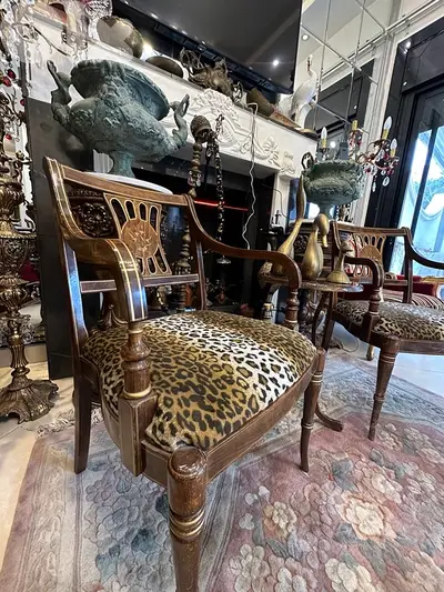 2 chairs and table