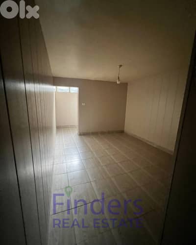 Shop and Warehouse for rent in Zoukak Al Blat!
