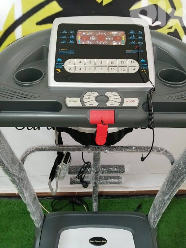 NNew fitness  treadmill 2,5hp, vibration massage 3