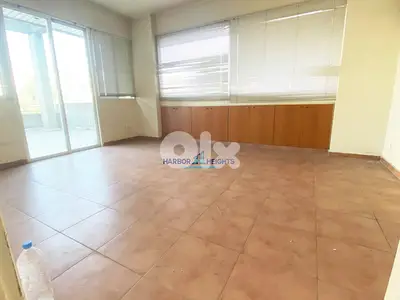 Office for Rent in Dekwaneh - مكتب للإيجار في الدكوانة