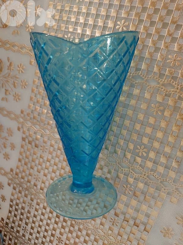 Plexiglass Vase - فاز بلكس 1