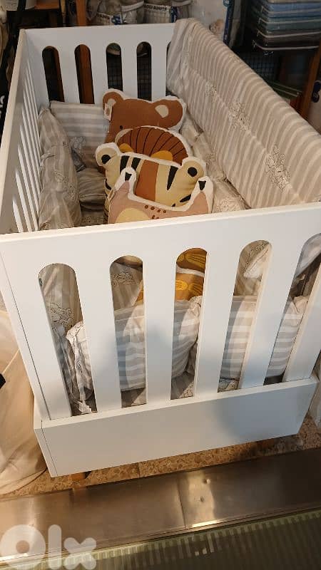 Crib natural wood 1