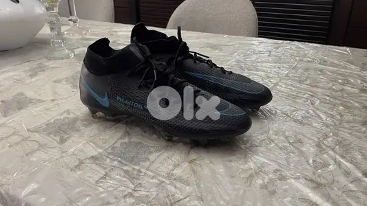 Nike football phantom GT size 44
