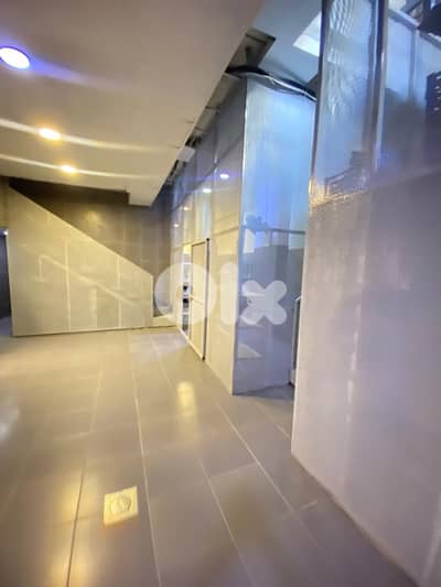 Central Kitchen with Delivery Point Walk in Fridge & Freezer &parking
