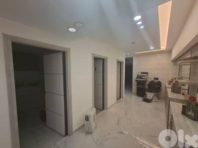 Jdaideh | Signature 2 Levels Shop 200m² | Main Road | Prime Investment