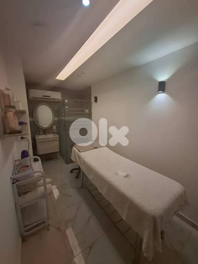 Jdaideh | Signature 2 Levels Shop 200m² | Main Road | Prime Investment