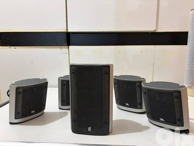 5 GREY  JBL  SPEAKERS 0