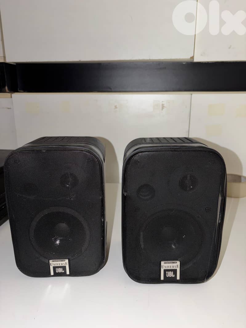 2 JBL UNIVERSE SPEAKERS 0