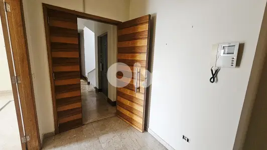 AH-HKL-468 Office  140 m² for rent in Sin el fil 24/7 electricity