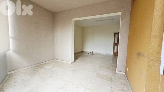 AH-HKL-468 Office  140 m² for rent in Sin el fil 24/7 electricity