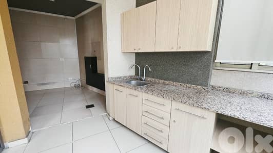 AH-HKL-468 Office  140 m² for rent in Sin el fil 24/7 electricity