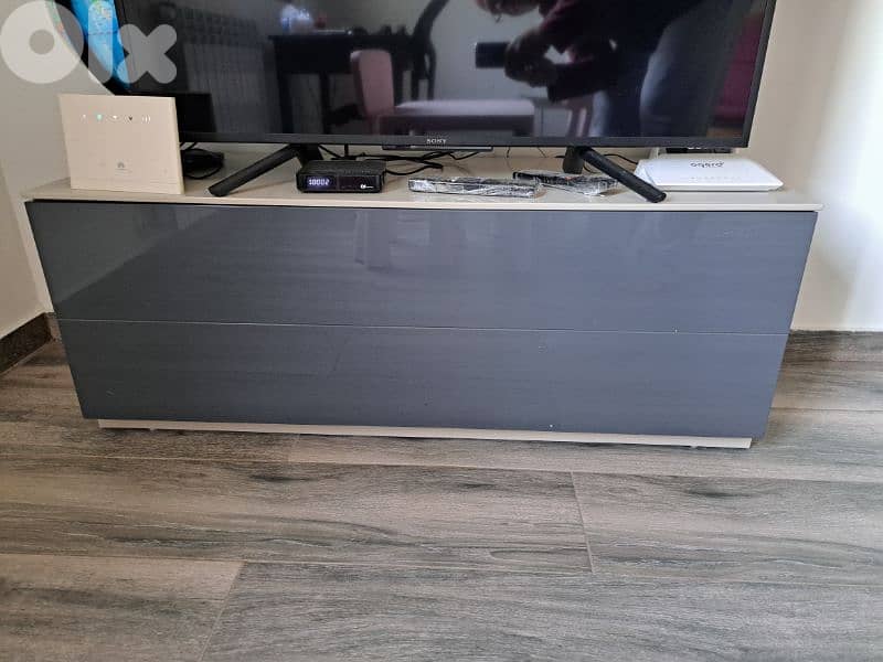 TV unit for sale 1