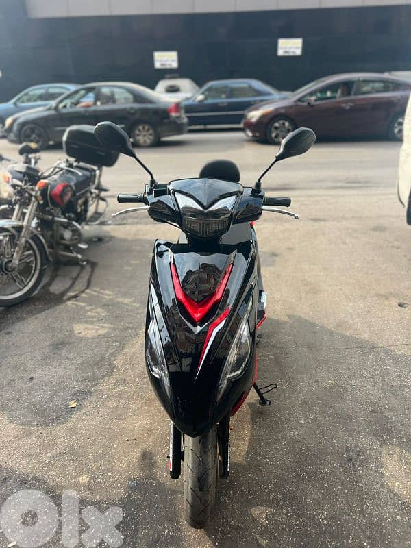 Lindy R / 125 cc / 2025 1