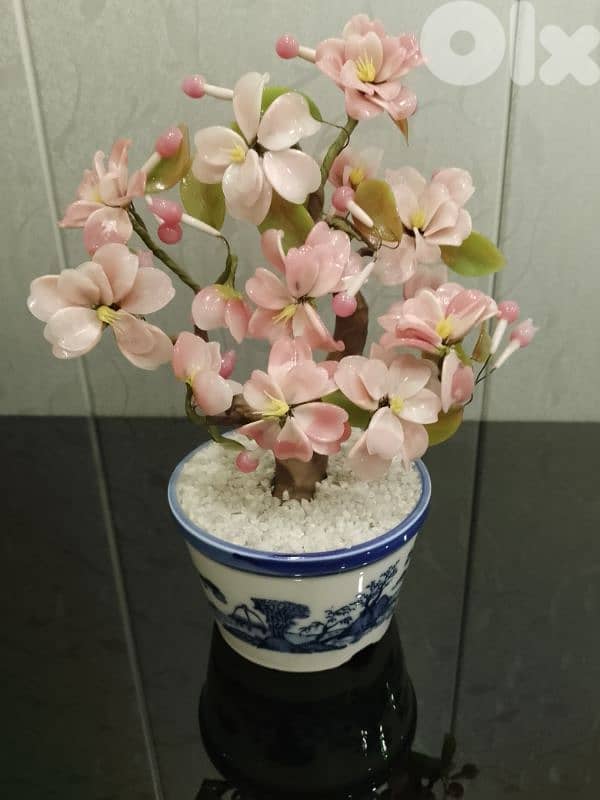Vintage Chinese Ornamental Bonsai Tree Made of Jade and Agates 0