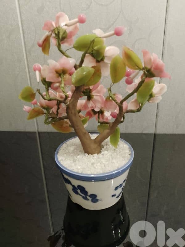 Vintage Chinese Ornamental Bonsai Tree Made of Jade and Agates 2